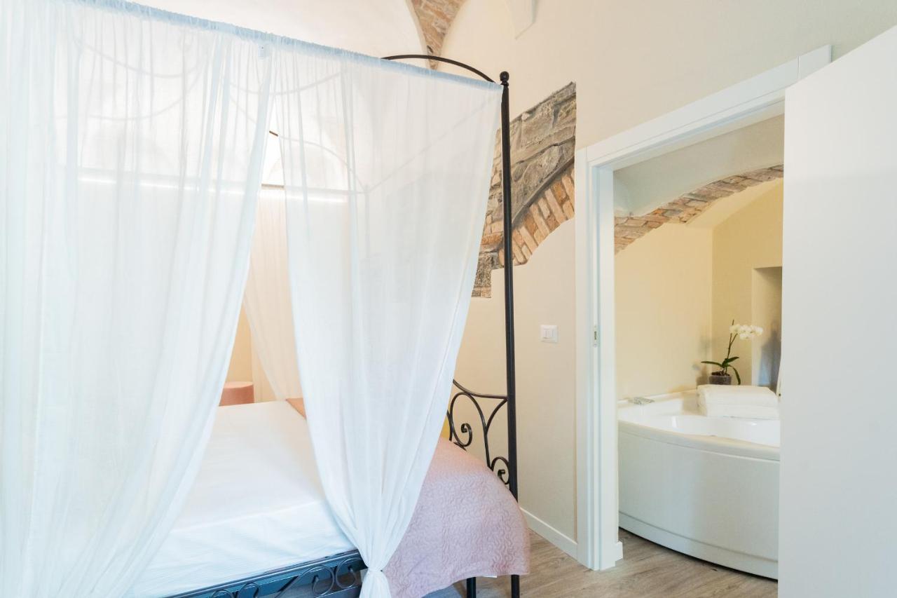 Romantic Escape City Centre With Jacuzzi & Parking By Rent All Como Exterior foto