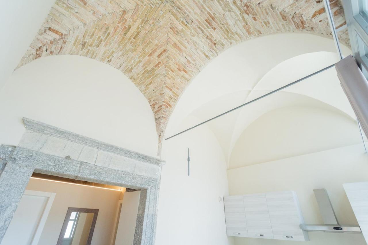 Romantic Escape City Centre With Jacuzzi & Parking By Rent All Como Exterior foto