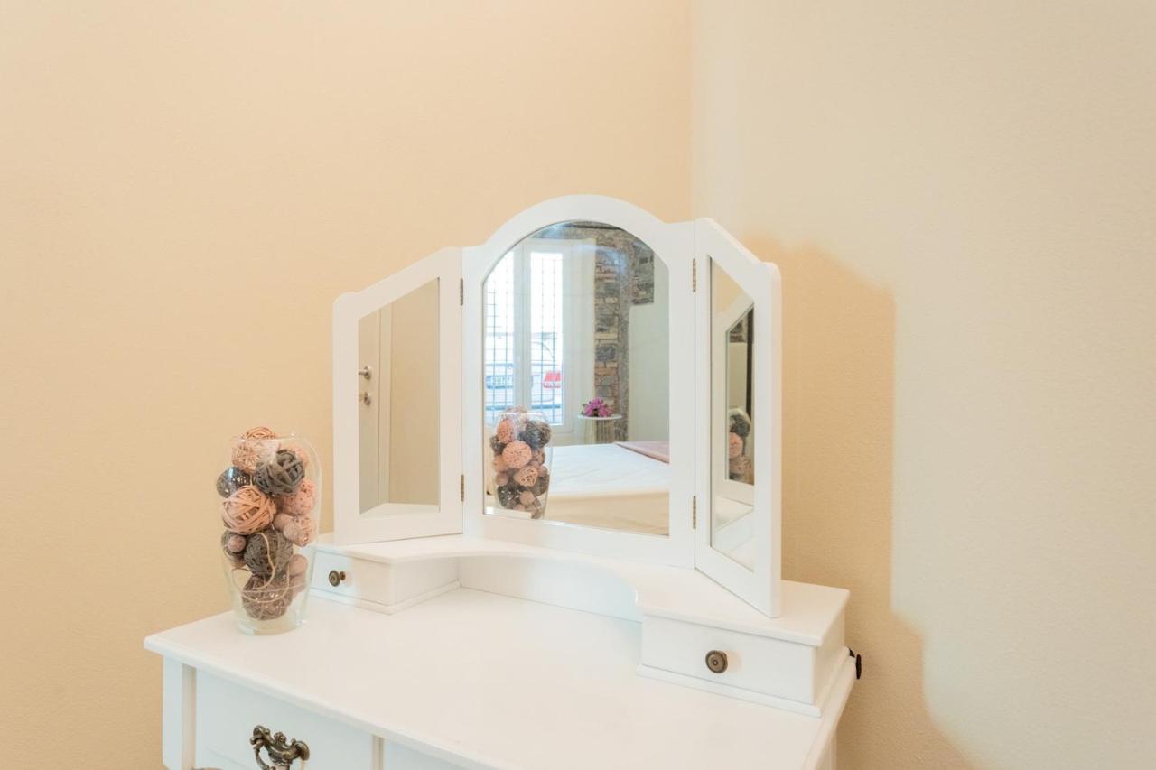 Romantic Escape City Centre With Jacuzzi & Parking By Rent All Como Exterior foto